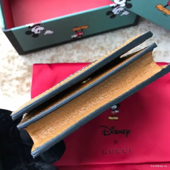 First bag ru GG Card Disney Gucci Holder x 0603